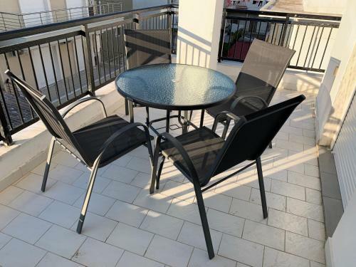 Apartment 30m From The Sea