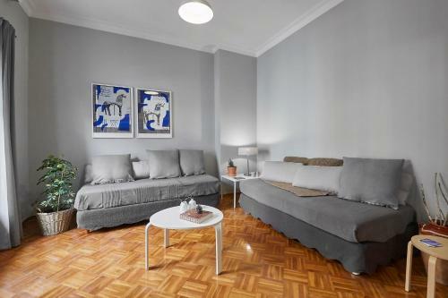 Bright Bright A Central Apartment With Balcony