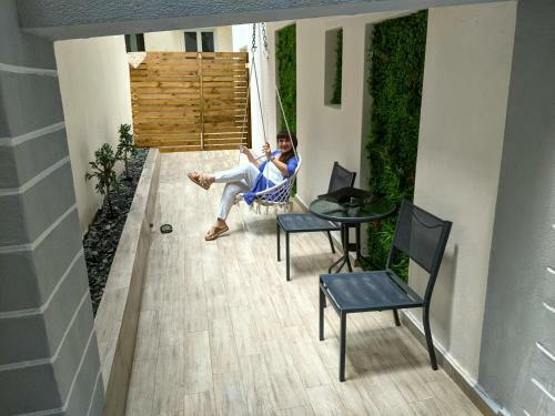 Cutest White-tower Apartment With A Private Patio