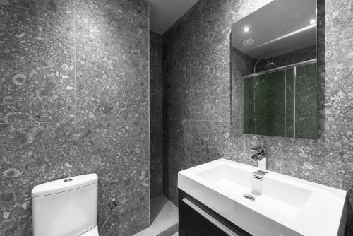 Penthouse Apartments, The Luxury Suites