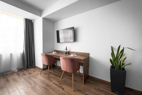 Adelle Apartments, The Luxury Suites