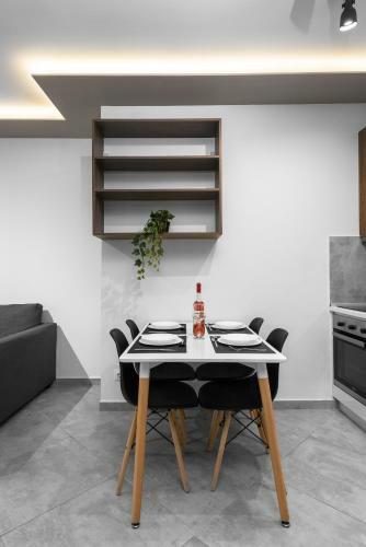 Adelle Apartments, The Luxury Suites