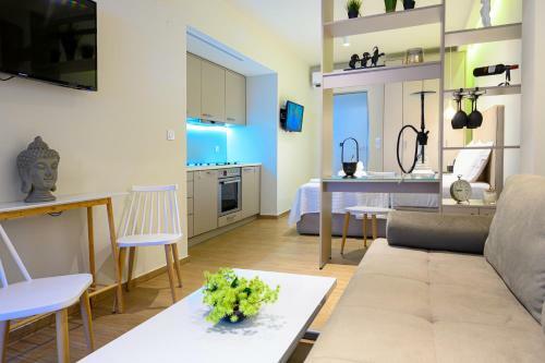 Blackhaus Apartments