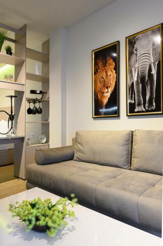 Blackhaus Apartments