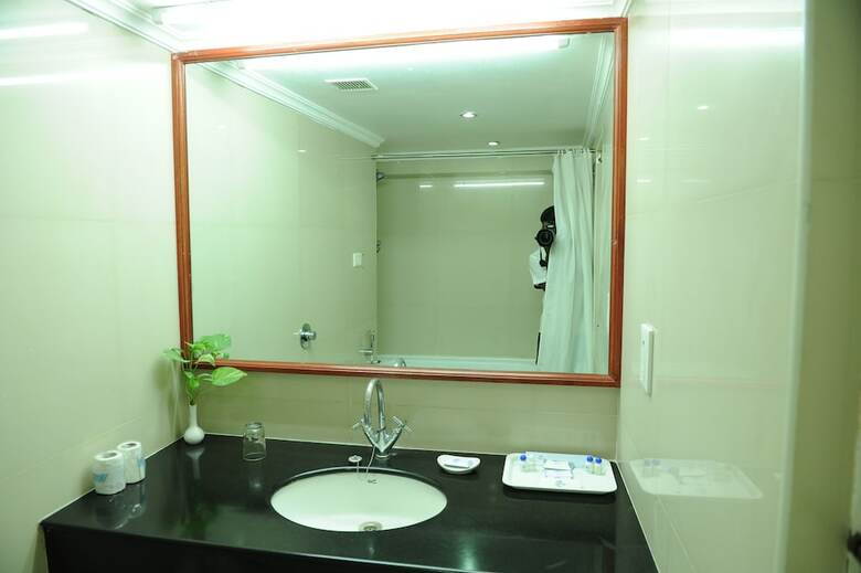 Hotel Breeze Residency