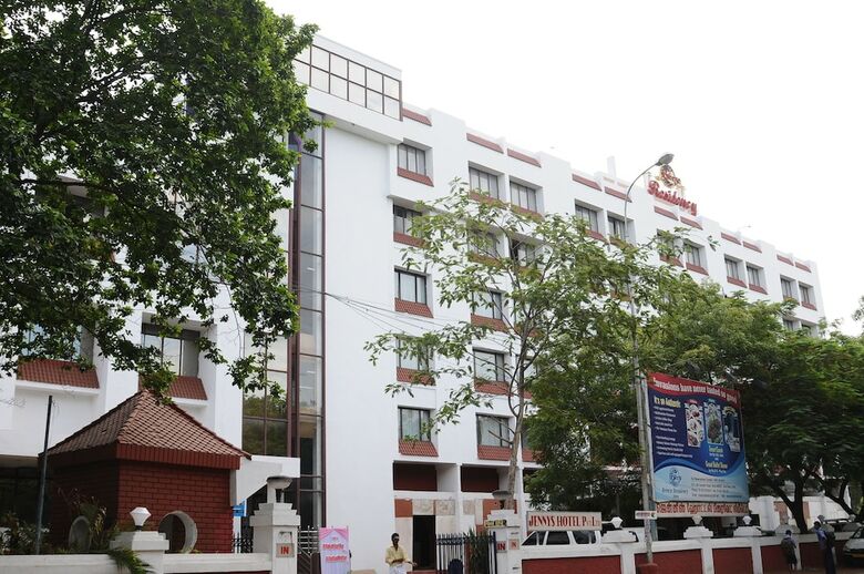 Hotel Breeze Residency