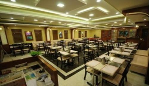Hotel Ragavendra Residency