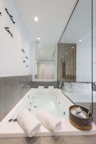 Porto Sea View Apartments - Luxury Junior Suites
