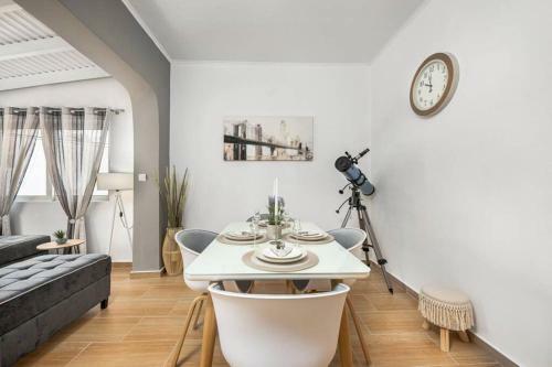 Dennis City Center Elegant Apartment (2)