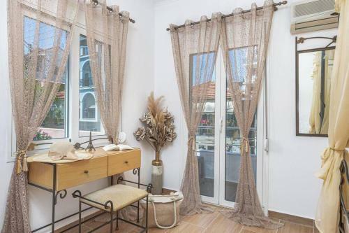 Dennis City Center Elegant Apartment (2)