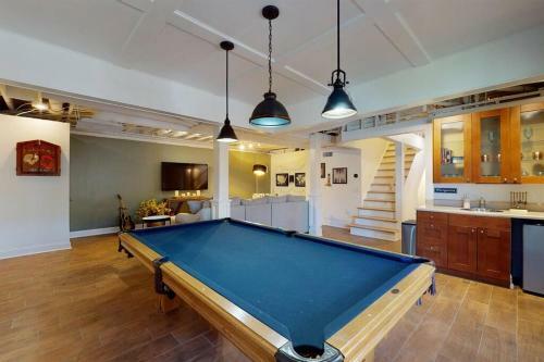 A Cool Change Too - Home On Lake Lanier With A Dock