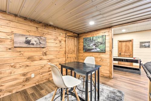 Riverfront Getaway With Deck, Fire Pit, Games!