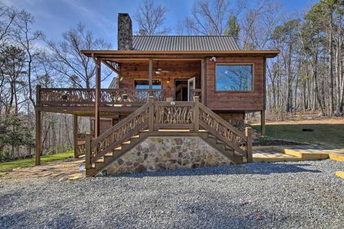 Stunning Escape With Loft, Hot Tub And Mtn Views!