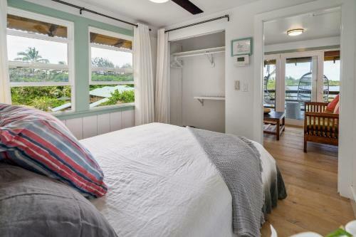Hana Bay Oceanfront Manini Cottage Cottage