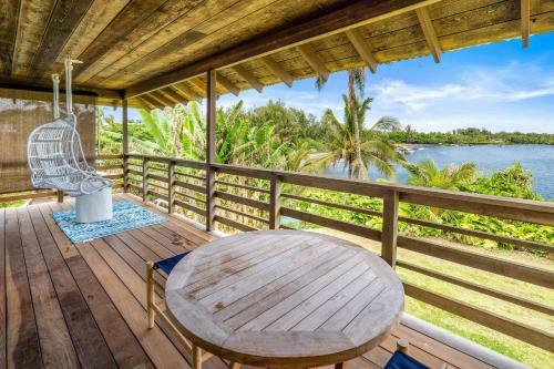 Hana Bay Oceanfront Manini Cottage Cottage