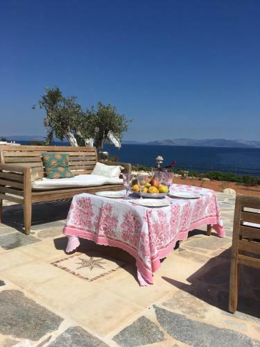 Luxury Beachfront Appartment In Attika