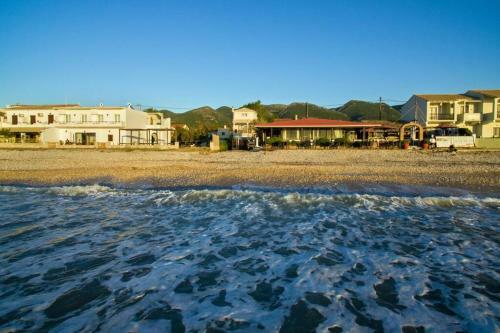 Maistro Beach House