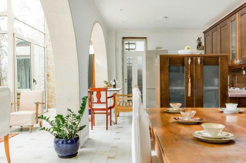 Villa Minimalist Stone Country House