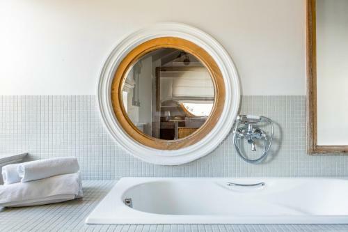 Villa Minimalist Stone Country House