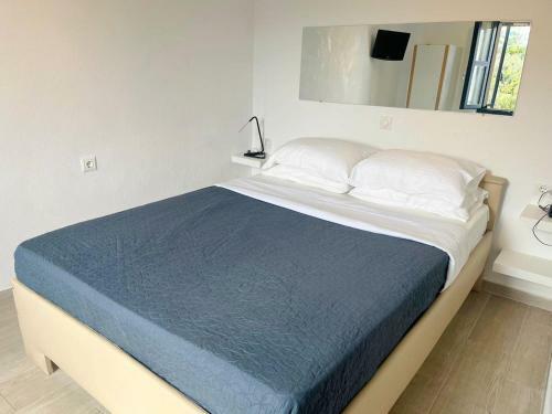 Beautiful Apartment In Platis Gialos