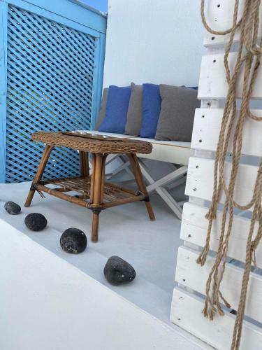 Building With 7 Apartments And Pool