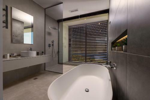 Rock Bay Villas - Luxury Villas In Crete