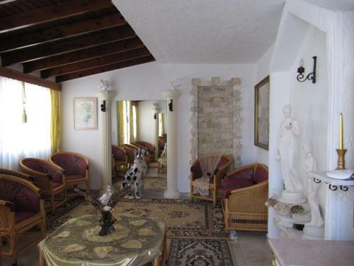 Apartamento Entire Guesthouse - 27 People