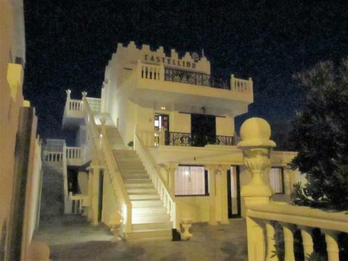 Apartamento Entire Guesthouse - 27 People