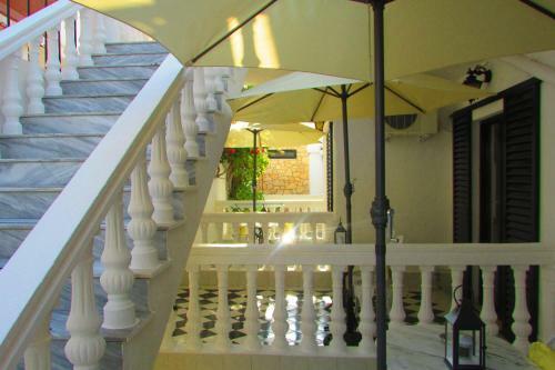 Apartamento Entire Guesthouse - 27 People