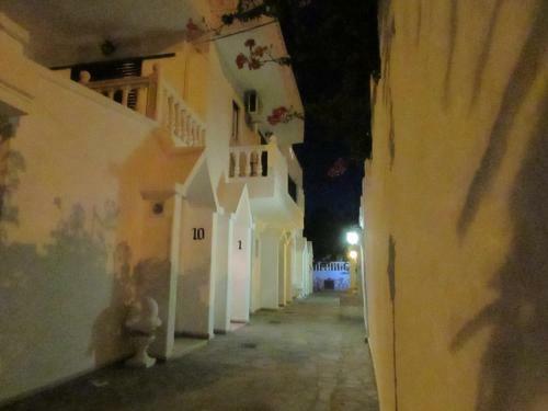 Apartamento Entire Guesthouse - 27 People