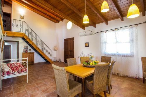 Sunny Countryside Villa - 5 Min To ?