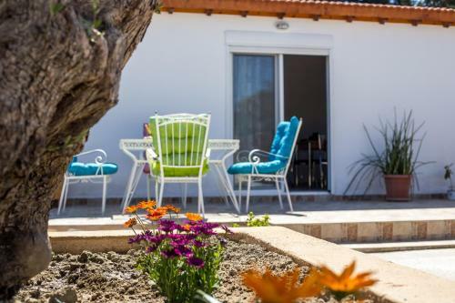Platanos House Ideal For Families