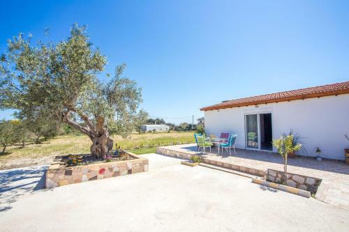 Platanos House Ideal For Families