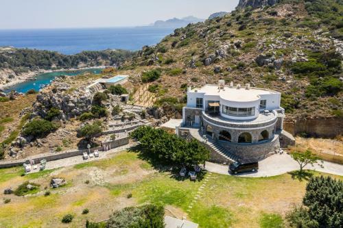 Noura Villa, A Pristine Luxurious Seaview Sanctuary