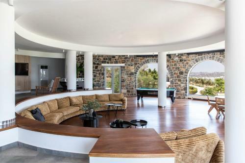 Noura Villa, A Pristine Luxurious Seaview Sanctuary