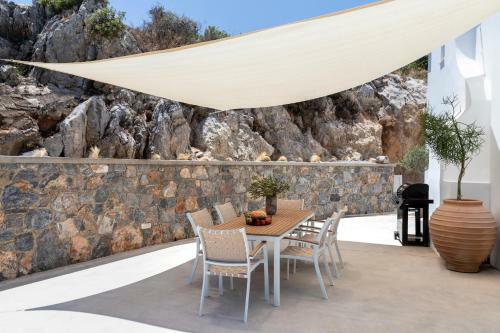 Noura Villa, A Pristine Luxurious Seaview Sanctuary