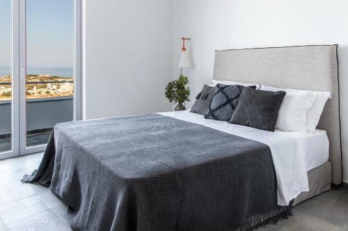 Noura Villa, A Pristine Luxurious Seaview Sanctuary