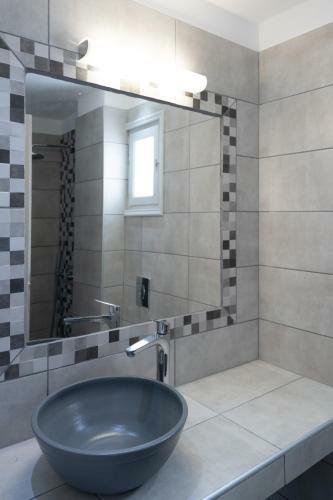 Hotel White Lily - Adults Only 16 Plus