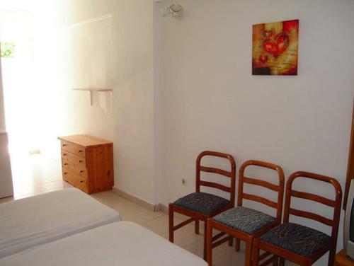 Hostal Room In Studio - Rock Garden Apartments By The Beach