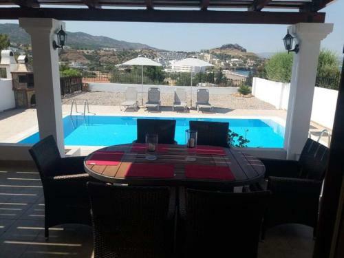 Villa From 150m Of Vlixa Beach