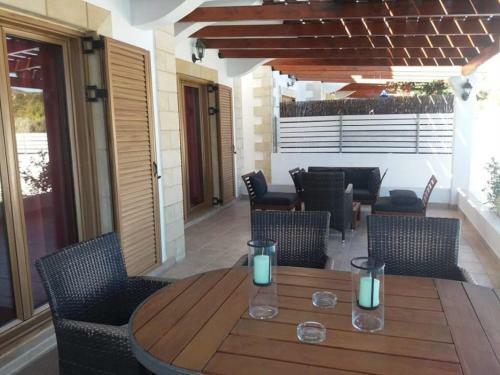 Villa From 150m Of Vlixa Beach