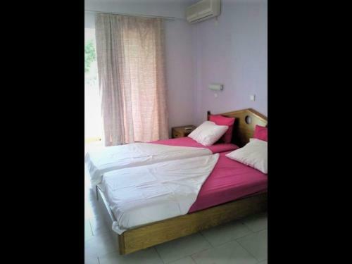 Hostal Room In Studio - Rock Garden Apartment By The Beach