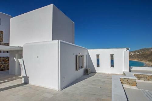 Mykonian House In Elia Beach By Ghh