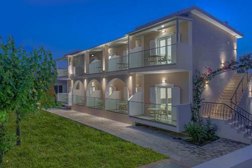 Hotel Breeze Luxury Rooms