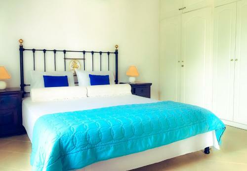 Sea Zoe, Summer House
