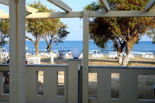 Apartamento Jannos Beach Hotel