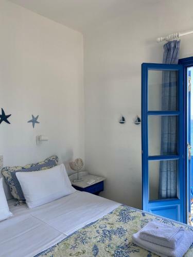 Cavos Studio By The Sea (west)