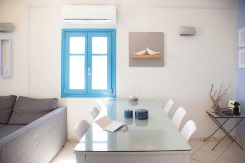 Just Blue With Amazing Sea Views In Piso Livadi