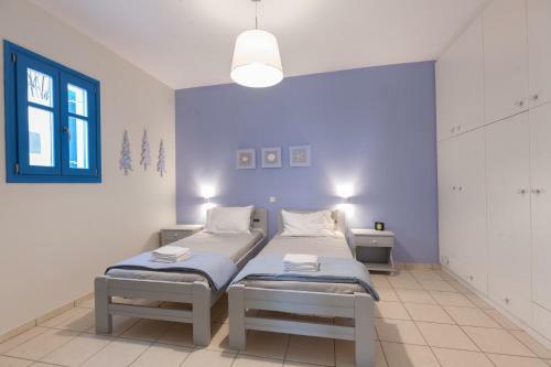 Just Blue With Amazing Sea Views In Piso Livadi