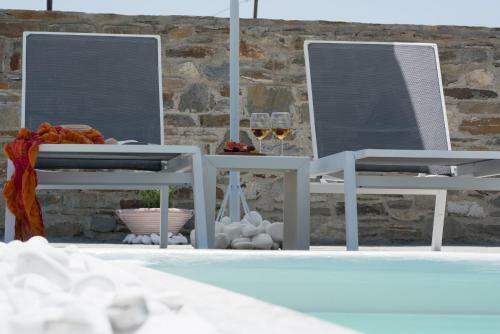 Parian White Luxury Apartments